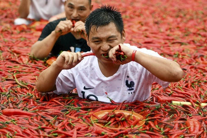 China: Boy swallows 50 peppers in 68 seconds