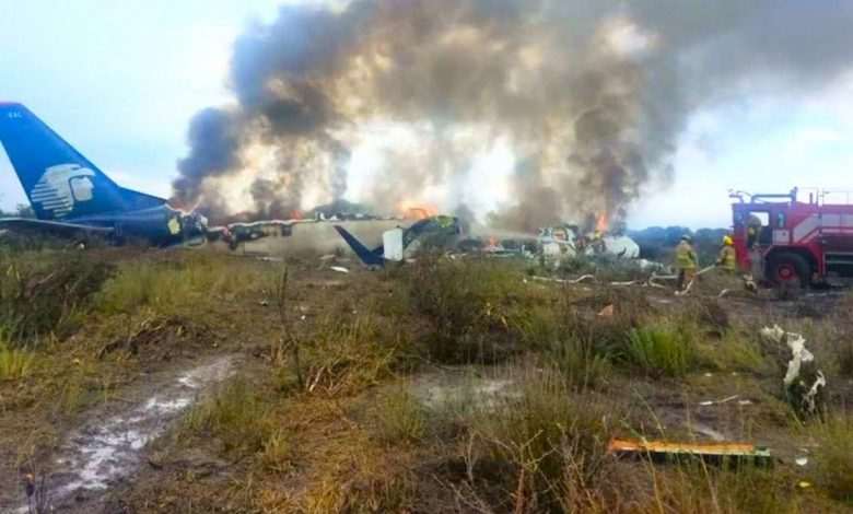 Mexico: A hundred passengers survive a crash on takeoff