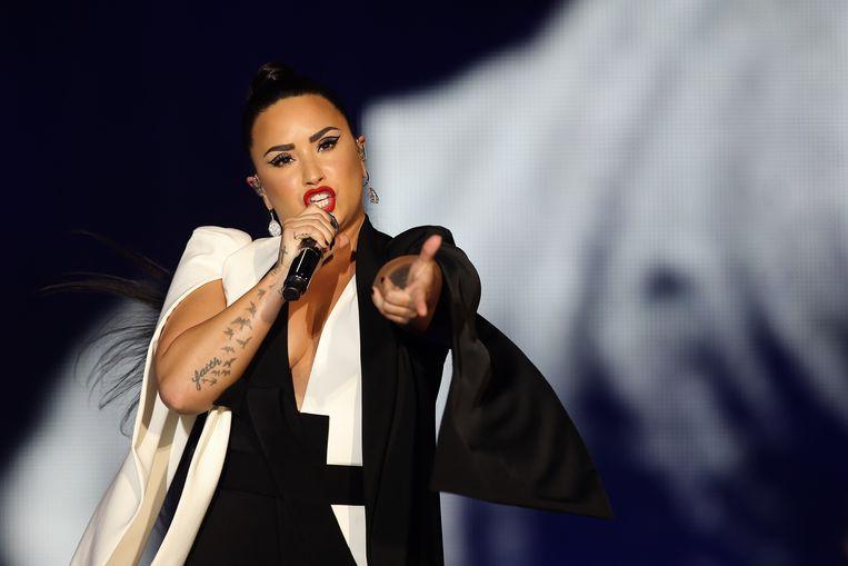 demi lovato has made short work with a follower of the instagram account it was claimed that the singer is only surrounded by yes marbles who are only out - demi lovato instagram followers