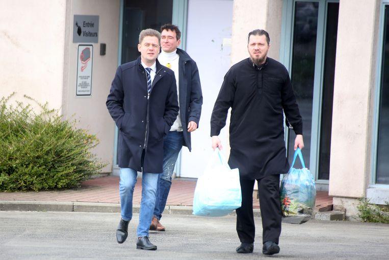 Jean-Louis Denis leaves the prison of Ittre with his lawyers, where he was held for five years.