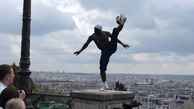 Videos of Iya Traore, former footballer of PSG, continue to dazzle