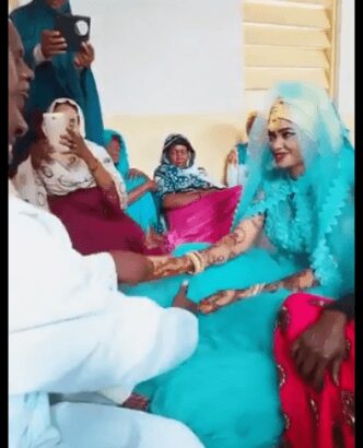 73-year-old politician marries a 25-year-old girl [Video]