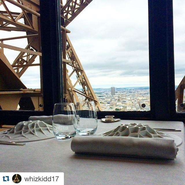 7 beautiful restaurants in a unique place [Photos]