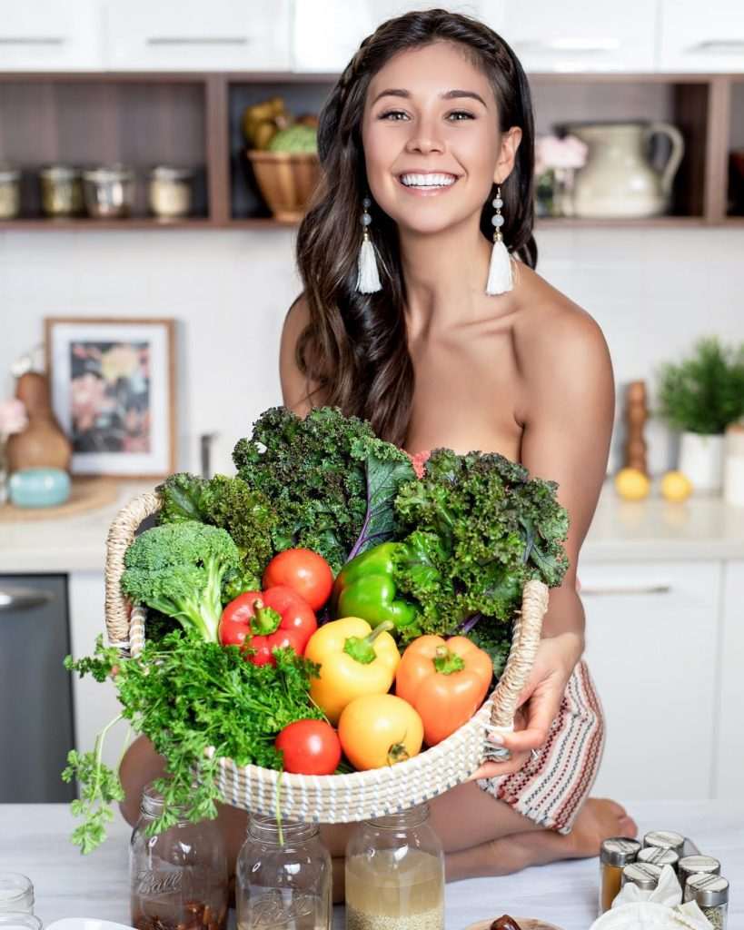 Popular vegan caught with a plate of fish: "My health was at stake"