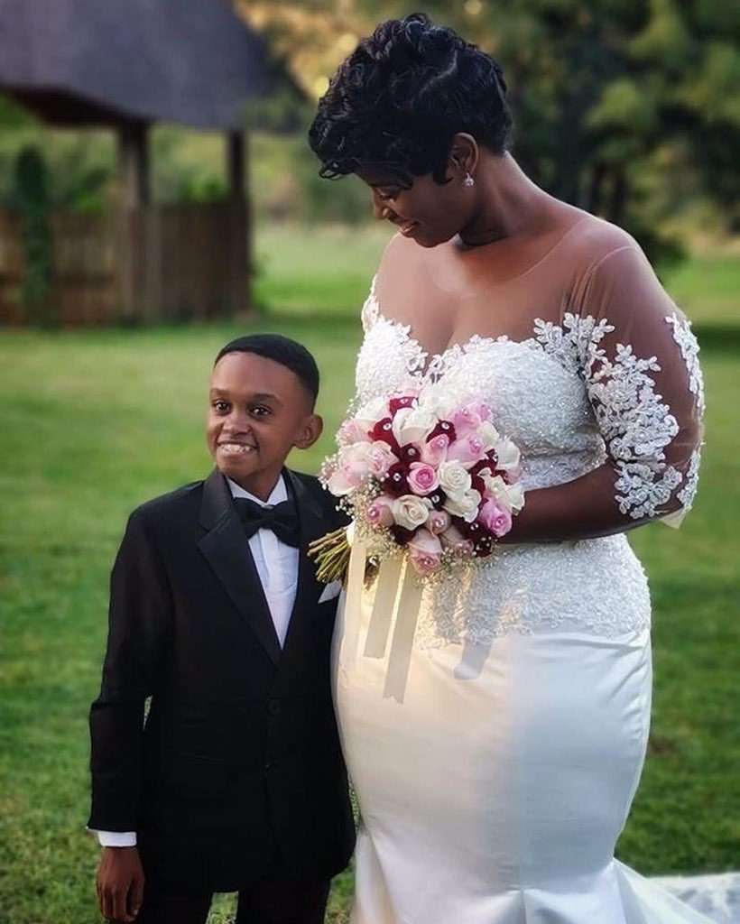 Viral photos of Themba Ntuli, SA actor with child's stature
