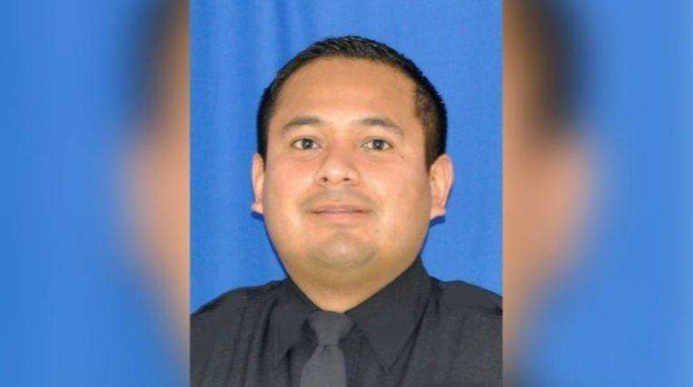 Agent uses traffic register as a dating site, contacts 150 women
