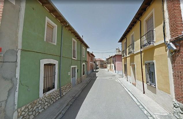 Mysterious envelopes with money set the Spanish village