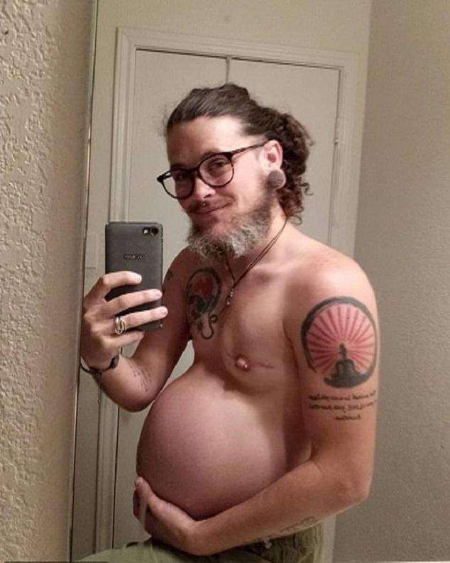 Transgender gives birth and shares his experience [Photos]