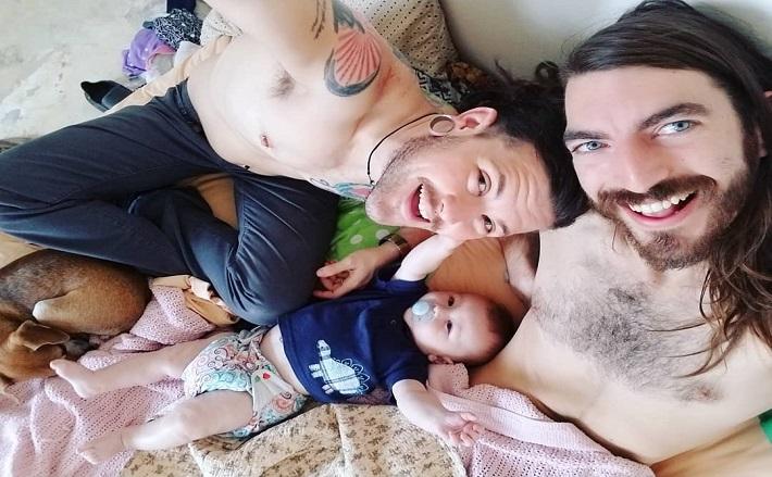 Transgender gives birth and shares his experience [Photos]