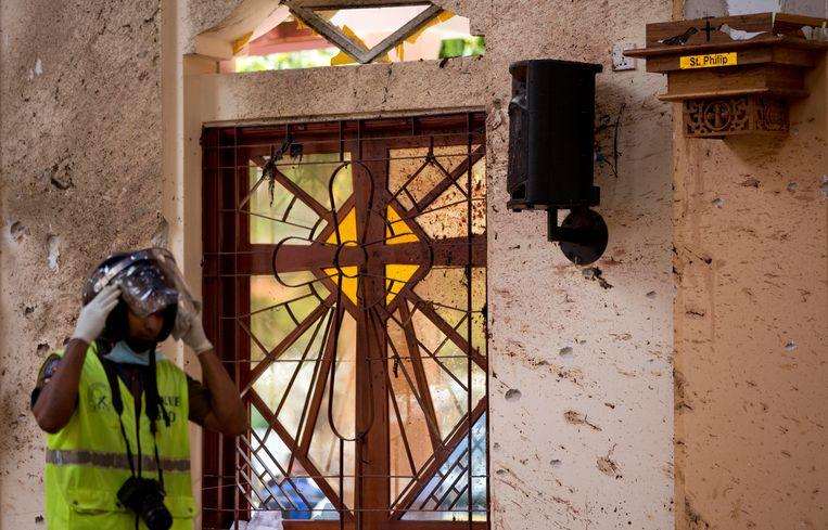 Security video shows Sri Lanka's suicide bomber with backpack
