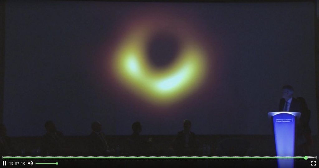 “black hole or the eye of Sauron?”: Jokes about black hole 