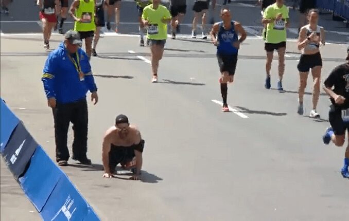 War veteran finishes a marathon on hands and knees 