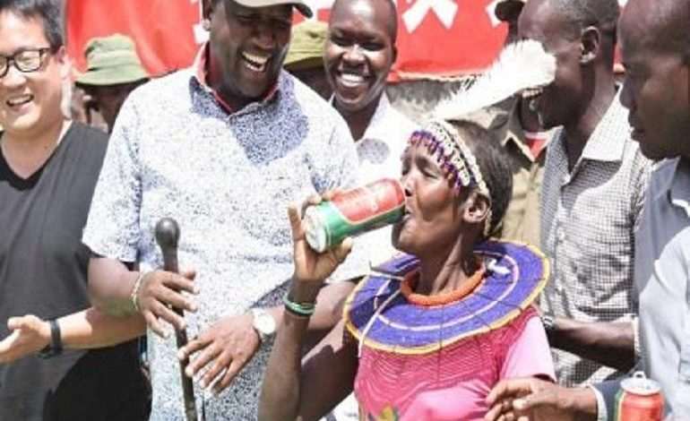Chinese company donates beers to starving victims in Kenya [Photos]