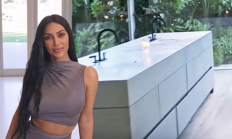 Kim proudly shows her kitchen, but where are the sinks?