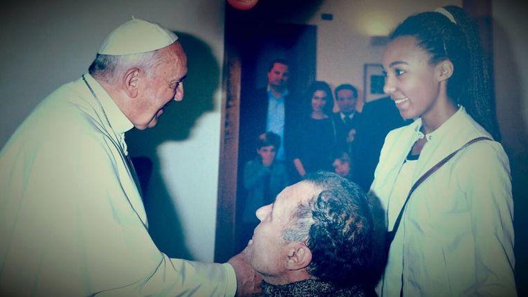 "Paralyzed" who fooled pope: pretends to be disabled for 12 years