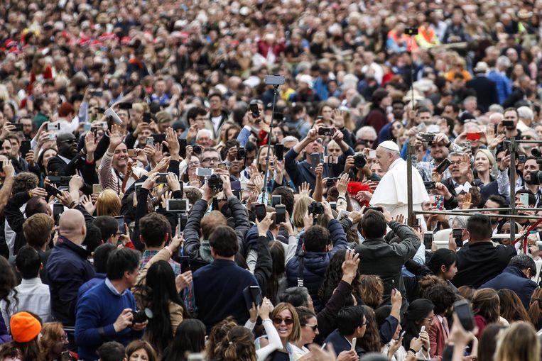 Pope calls for peace in Libya in the Easter message