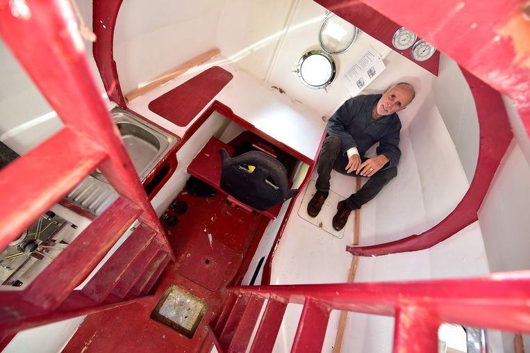 Adventurer (72) crosses Atlantic Ocean in self-built barrel 