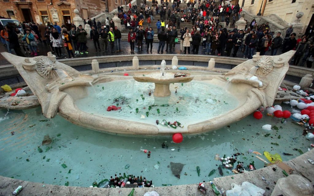Mayor of Rome wants to blacklist destructive tourists 