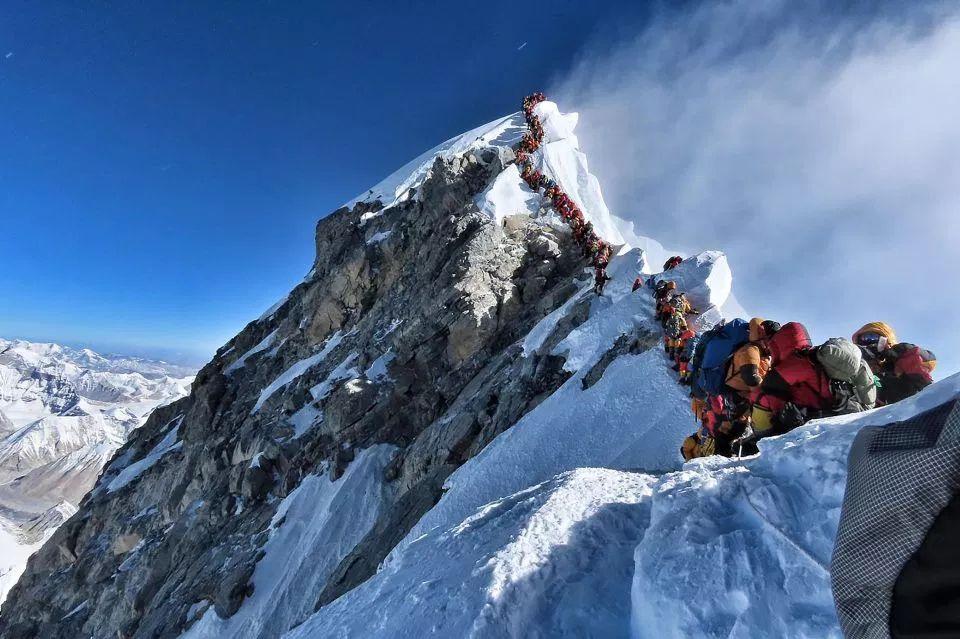 Death toll on Mount Everest rises to 11