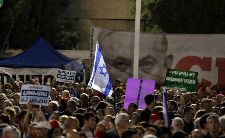 Thousands of Israelis are protesting against Netanyahu