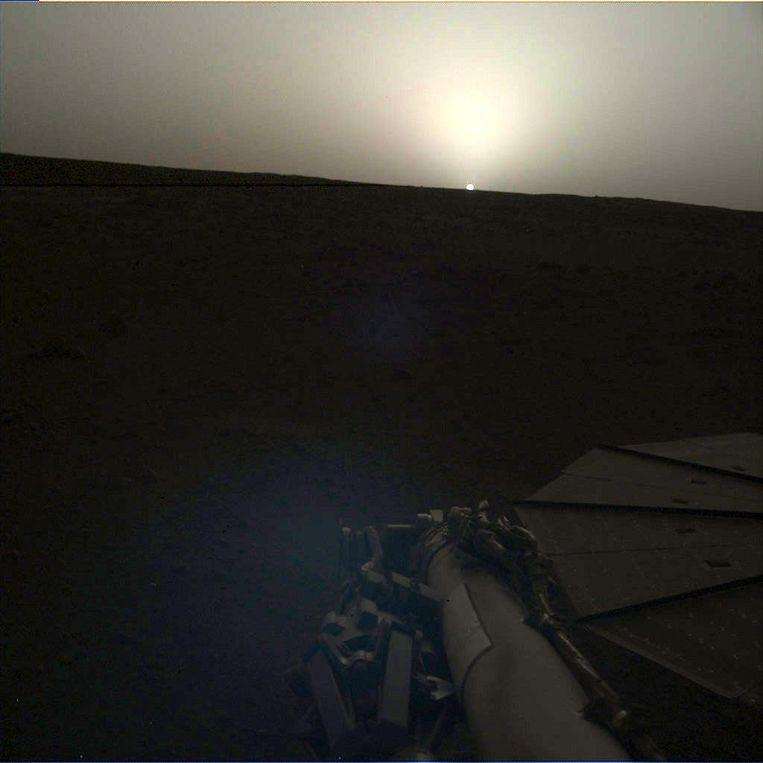 This is what sunrise and sunset on Mars looks like [Photos]