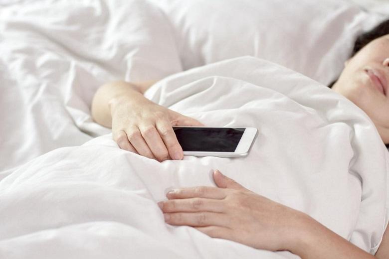 How your iPhone shares your data while you sleep
