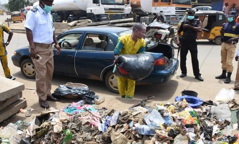 Terrible punishment for a man caught dumping garbage on roadside