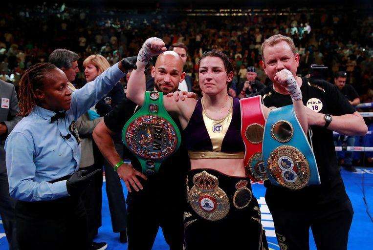 Delfine Persoon leaves the arena in tears after dubious defeat