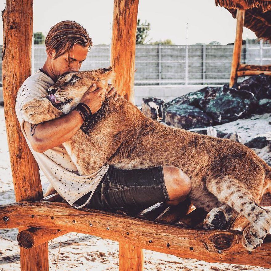 Dean Schneider drops his prestigious job for animals in Africa
