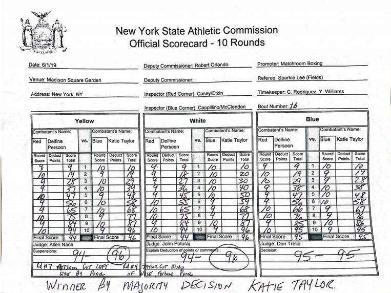 Delfine Persoon leaves the arena in tears after dubious defeat