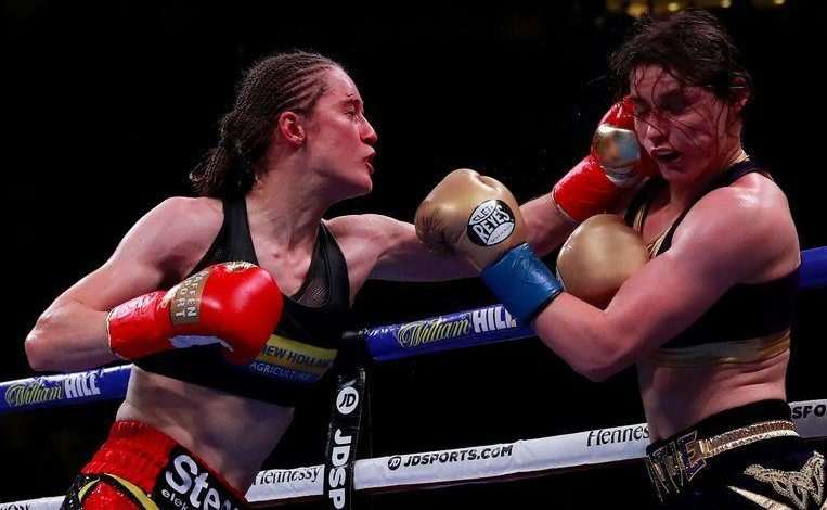 Delfine Persoon leaves the arena in tears after dubious defeat