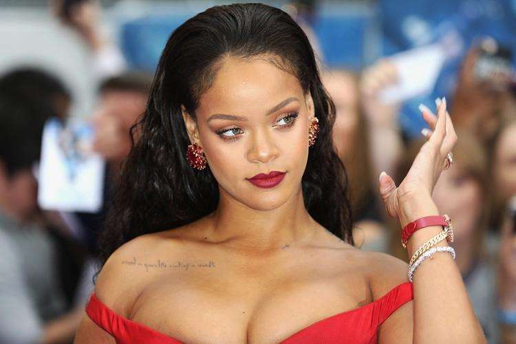 Rihanna under fire after using Islamic lyrics in lingerie show
