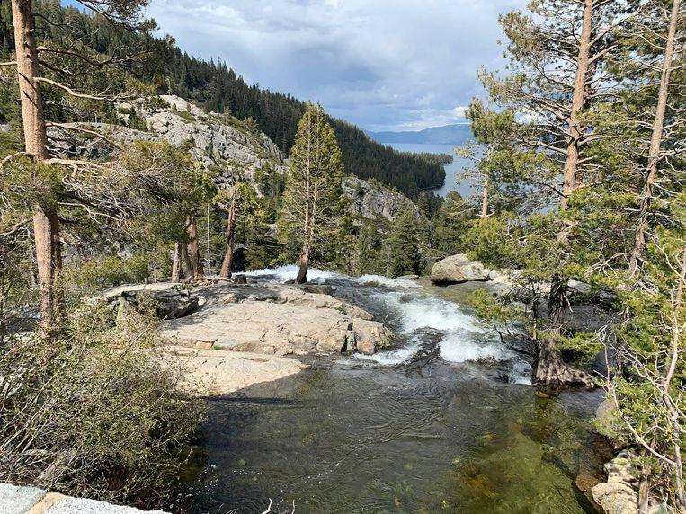 Woman wants to photograph waterfall and falls 45 meters deep