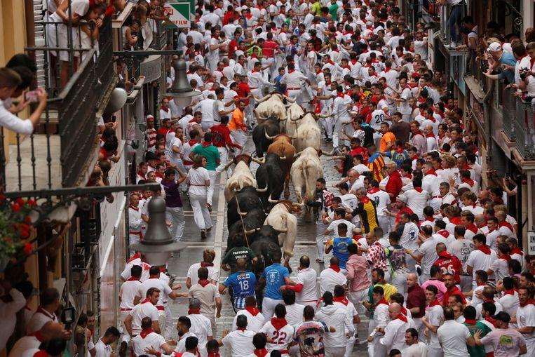 First day of Pamplona bull racing: 5 injured, 1 participant impaled [Photos]