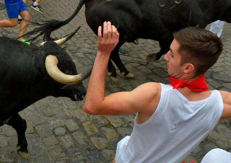 First day of Pamplona bull racing: 5 injured, 1 participant impaled [Photos]