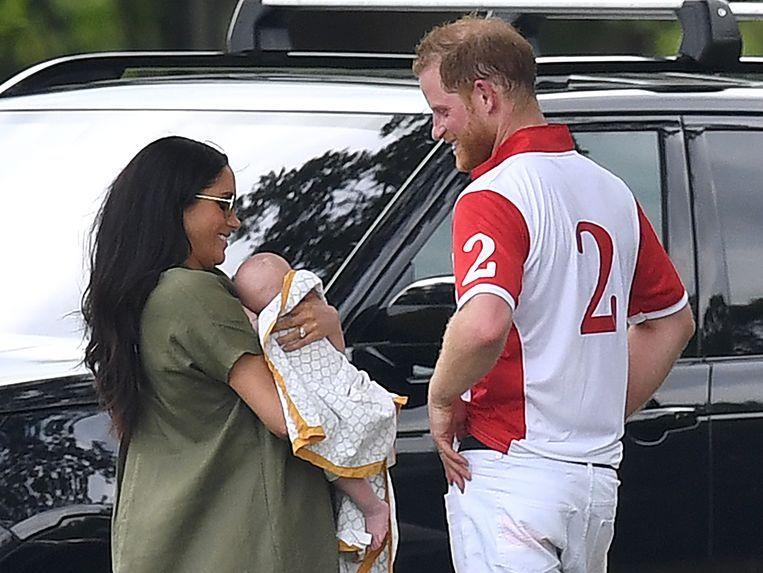 “How hypocritical can you be?”: Meghan under fire for baby Archie's blanket