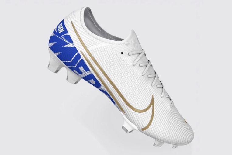 Eden Hazard honors Chelsea with a new personalized boot
