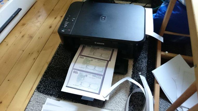 Woman tries to pay Audi A3 with home-printed euros