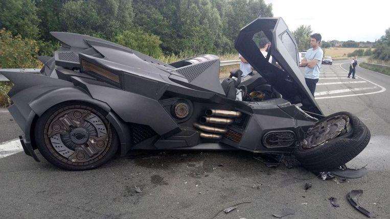 You don't see this every day: Batman crashes in Tetegem