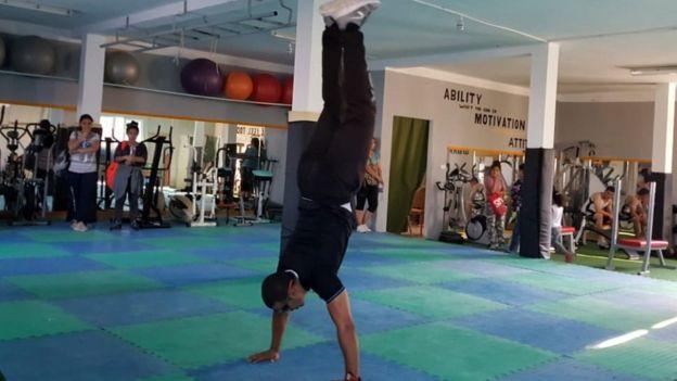 Nour, blind and athlete: “I don’t see but I do high-level gymnastics”