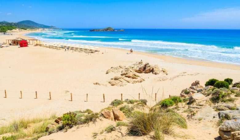 Tourists held for taking 40kg of sand from beach as souvenir