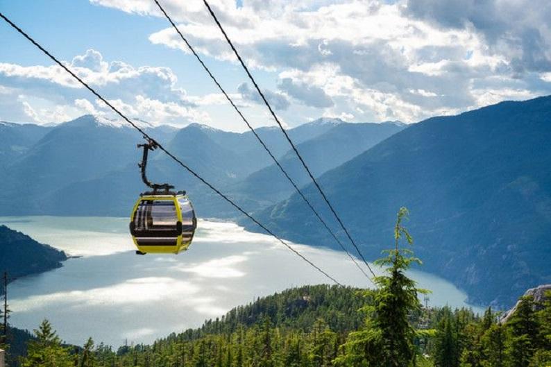 Sabotaged Canadian cable car: thirty cabins crash down