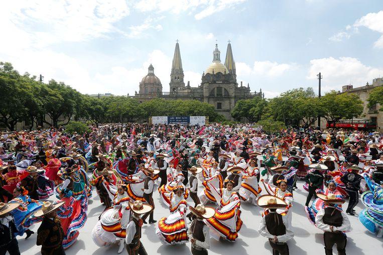 World record of folk dance broken in Mexico