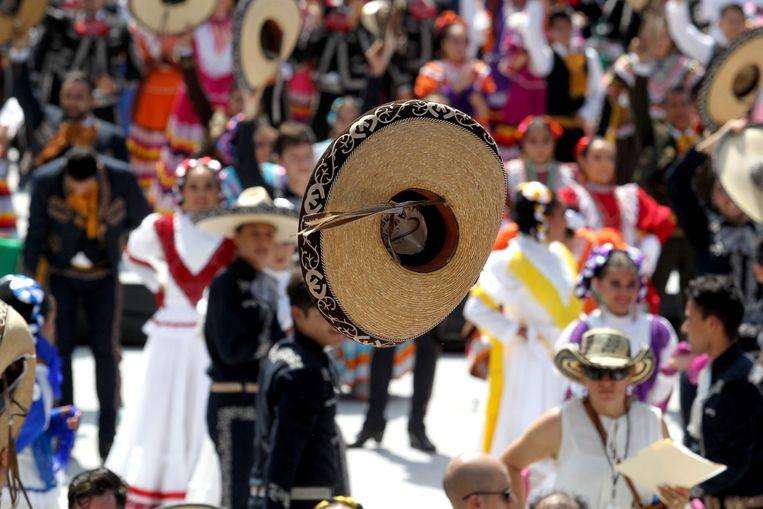 World record of folk dance broken in Mexico