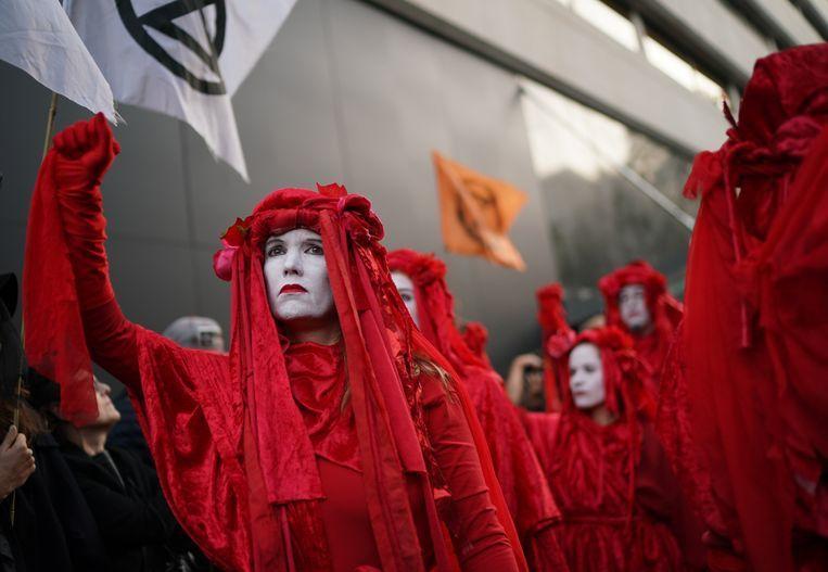 Climate activists hijack London fashion week 