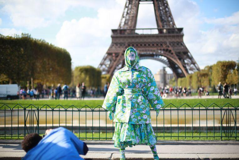Cardi B goes unrecognizable to the Paris fashion week [Photos]
