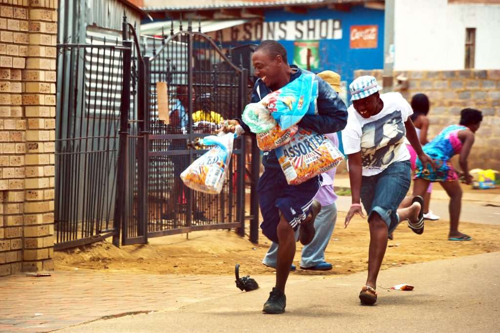 South Africans looting shops