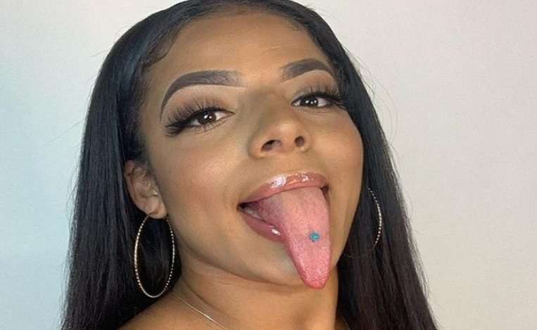 Gal earns more than $80,000 a year by sticking out her tongue