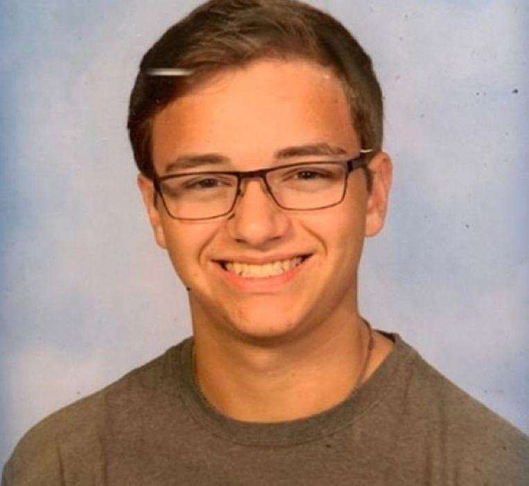 Boy (16) commits suicide after classmate betrays his sexual orientation on social media