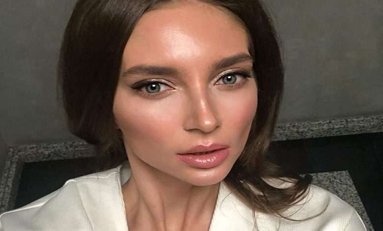 Fight between Russian influencer and the plastic surgeon who treated her